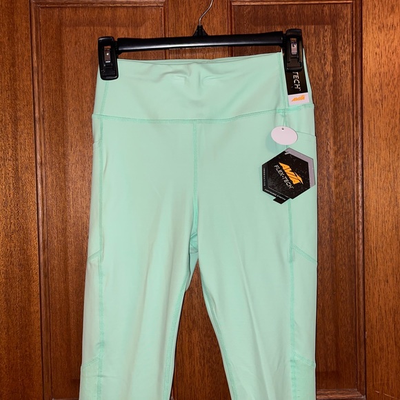 🌺 Juniors AVIA Flex-Tech 2/Pockets Leggings. Size XS (0-2). 🌺 - Picture 3 of 9